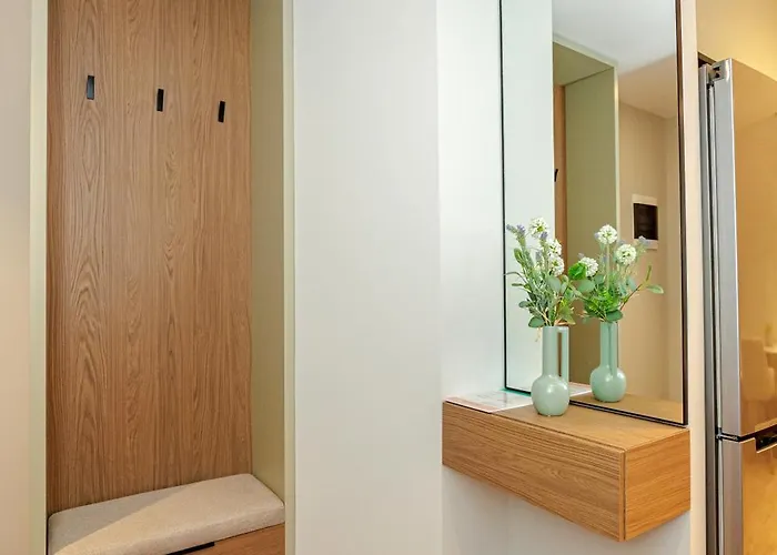 Your Spot ティラナ